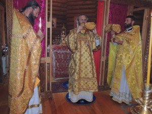 01-Божественная-литургия-в-храме-Успения-Пресвятой-Богородицы